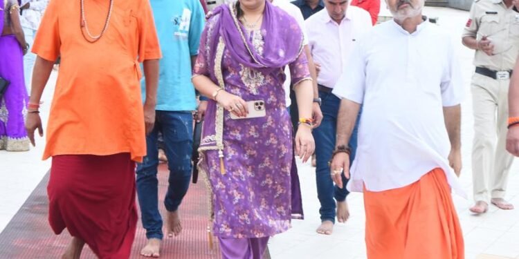 *विधायक भावना बोहरा द्वारा कबीरधाम जिले के कांवड़ यात्रियों के लिए अमरकंटक में निशुल्क भोजन व ठहरने की व्यवस्था* 1 *विधायक भावना बोहरा द्वारा कबीरधाम जिले के कांवड़ यात्रियों के लिए अमरकंटक में निशुल्क भोजन व ठहरने की व्यवस्था*