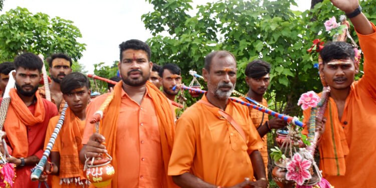 कवर्धा से भोरमदेव मंदिर तक 18 किलोमीटर की पदयात्रा में कांवरियों और पदयात्रियों के लिए होगी 15 से अधिक स्थानों में होगी जलपान की व्यवस्था 1 कवर्धा से भोरमदेव मंदिर तक 18 किलोमीटर की पदयात्रा में कांवरियों और पदयात्रियों के लिए होगी 15 से अधिक स्थानों में होगी जलपान की व्यवस्था