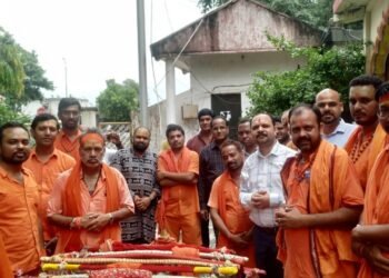 अमरकंटक से जल लेकर आ रहे कावड़ पद यात्रियों का रास्ते के गांवों में किया जा रहा है स्वागत