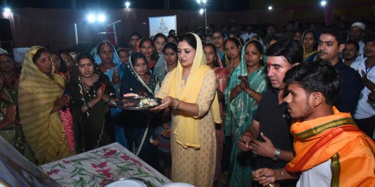 कांवड़ियों की सेवा और सत्कार का पुण्य अवसर हमारे लिए परम सौभाग्य की बात है : भावना बोहरा 1 कांवड़ियों की सेवा और सत्कार का पुण्य अवसर हमारे लिए परम सौभाग्य की बात है : भावना बोहरा
