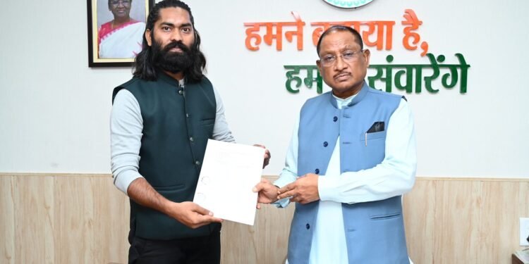 भारत सम्मान ने मुख्यमंत्री विष्णु देव साय से पत्रकारों पर हो रहे अत्याचार पर की विस्तृत चर्चा 1 भारत सम्मान ने मुख्यमंत्री विष्णु देव साय से पत्रकारों पर हो रहे अत्याचार पर की विस्तृत चर्चा