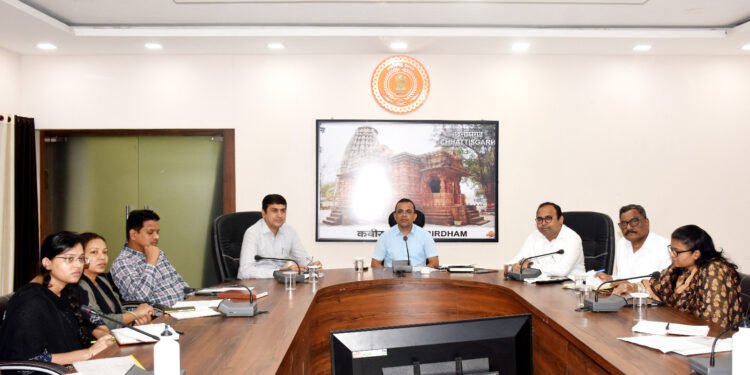 कलेक्टर  जनमेजय महोबे ने जिला सड़क सुरक्षा समिति की ली बैठक