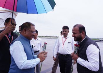 रायपुर : मुख्यमंत्री  विष्णुदेव साय का एयरपोर्ट में किया गया आत्मीय स्वागत