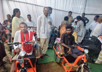 कोंडागांव : विधायक  उसेंडी ने दिव्यांग शिविर में 142 दिव्यांगजनों को किया उपकरणों का वितरण