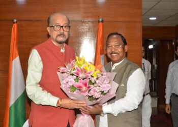 रायपुर : राज्यपाल  रमेन डेका से मंत्री  राम विचार नेताम ने की सौजन्य मुलाकात