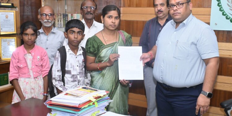 रायपुर : मुख्यमंत्री विष्णु देव साय की संवेदनशील पहल से पुनः 2 लोगों को मिली अनुकंपा नियुक्ति