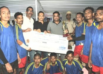 बलरामपुर : स्वच्छता के प्रति लोगों को जागरूक करने आयोजित हुआ रोमांचक कबड्डी प्रतियोगिता