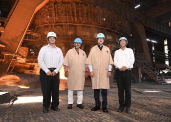 रायपुर : राज्यपाल ने भिलाई इस्पात संयंत्र का किया भ्रमण