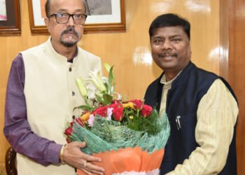 रायपुर : राज्यपाल  रमेन डेका से केबिनेट मंत्री  केदार कश्यप ने भेंट की