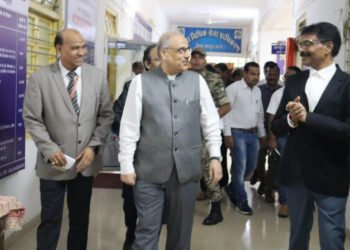 रायपुर : छत्तीसगढ़ उच्च न्यायालय के मुख्य न्यायाधिपति  रमेश सिन्हा ने प्रधान जिला एवं सत्र न्यायालय जशपुर का निरीक्षण किया