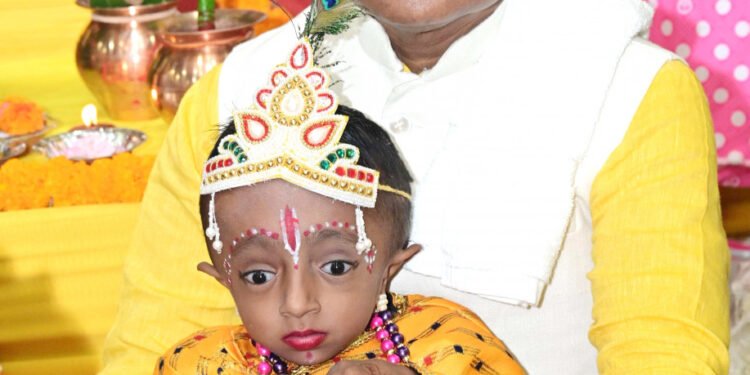 रायपुर : विष्णु देव साय के घर कृष्ण जन्माष्टमी की धूम, मुख्यमंत्री ने दिव्यांग बच्चों संग मनाया त्यौहार