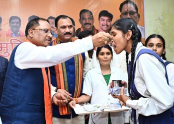 रायपुर : मुख्यमंत्री  विष्णु देव साय राजधानी रायपुर के जे. आर. दानी गर्ल्स स्कूल में राष्ट्रीय कृमि मुक्ति दिवस के अवसर पर आयोजित कार्यक्रम में हुए शामिल