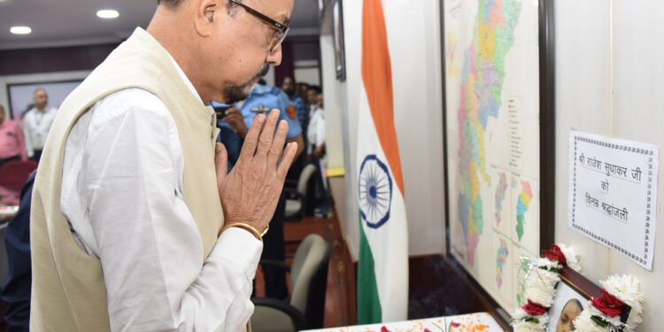 रायपुर : राजभवन कर्मी के आकस्मिक निधन पर राज्यपाल रमेन डेका ने दी श्रद्धांजलि