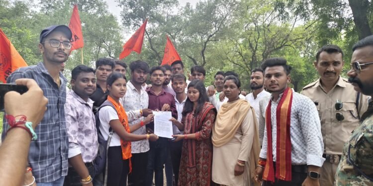 कालेज व विश्वविद्यालय में कराएं छात्रसंघ चुनाव