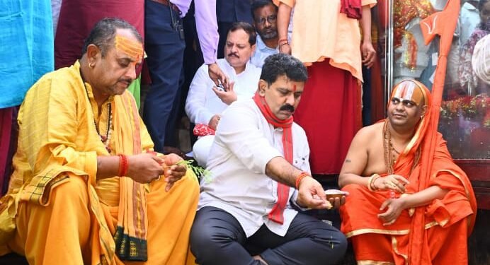 उपमुख्यमंत्री  विजय शर्मा ने अमरकंटक में नर्मदा मैय्या और जलेश्वर महादेव मंदिर में की पूजा-अर्चना