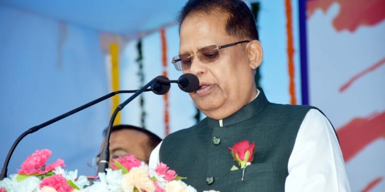 विधायक अमर अग्रवाल ने कवर्धा के मुख्य समारोह में ध्वजारोहण किया और जनता को मुख्यमंत्री का संदेश दिया 1 विधायक अमर अग्रवाल ने कवर्धा के मुख्य समारोह में ध्वजारोहण किया और जनता को मुख्यमंत्री का संदेश दिया