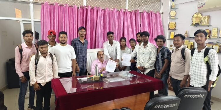 आज ABVP के द्वारा पीजी कॉलेज में व्याप्त विभिन्न समस्याओं को लेकर प्राचार्य के नाम सोपा गया ज्ञापन