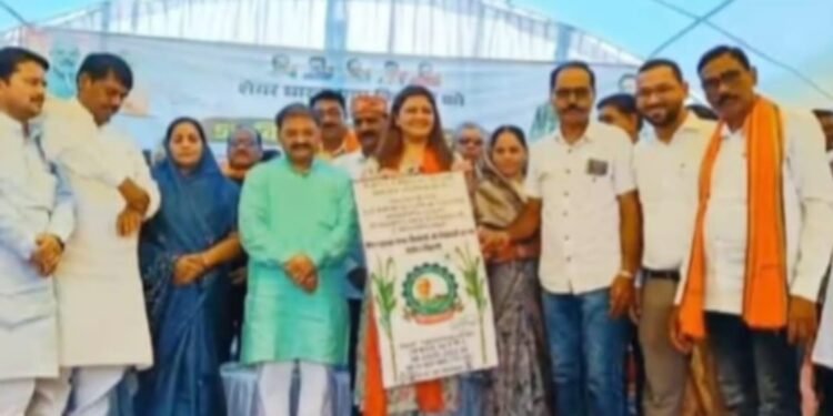 पंडरिया विधानसभा की सर्वांगीण विकास हेतु समर्पित कर्मठ और सेवाभावी विधायक भावना बोहरा  को जन्मदिन की हार्दिक बधाई एवं शुभकामनाएं – रमेश केशरवानी