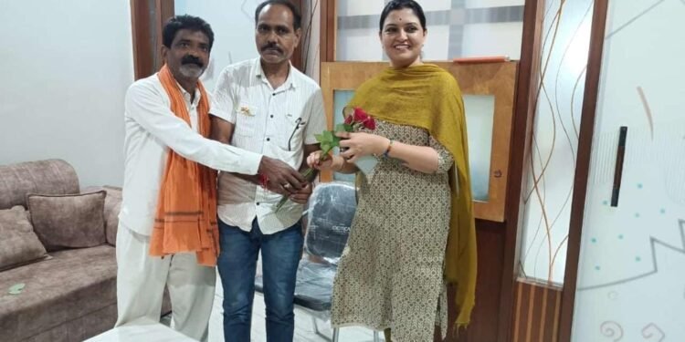 पंडरिया विधानसभा की सर्वांगीण विकास हेतु समर्पित कर्मठ और सेवाभावी विधायक भावना बोहरा  को जन्मदिन की हार्दिक बधाई एवं शुभकामनाएं – रमेश केशरवानी