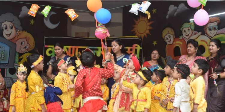 गुरूकुल में जन्माष्टमी का किया गया भव्य आयोजन