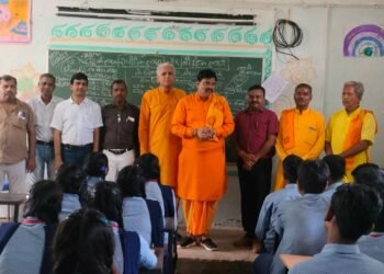 छात्रों में अनुशासन आवश्यक