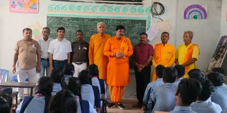 छात्रों में अनुशासन आवश्यक