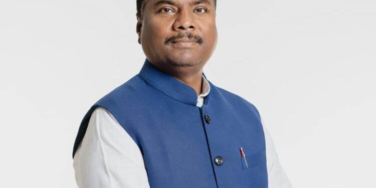 रायपुर : गरीबों के राशन पर डाका डालने वालों की खैर नहीं : मंत्री केदार कश्यप 1 रायपुर : गरीबों के राशन पर डाका डालने वालों की खैर नहीं : मंत्री केदार कश्यप