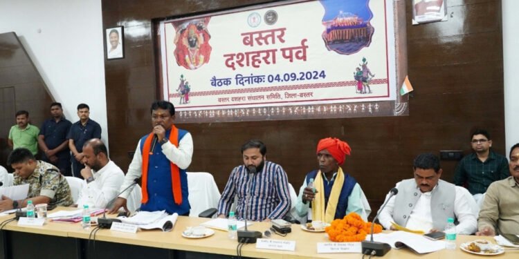 रायपुर:एक पेड़ बस्तर के देवी-देवताओं के नाम थीम के तहत वृक्षारोपण अभियान का किया गया आयोजन