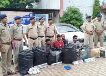 रायपुर : मुख्यमंत्री विष्णु देव साय के निर्देश पर पुलिस ने अंतर्राज्यीय गांजा तस्करी का किया भाण्डा फोड़ 7 रायपुर : मुख्यमंत्री विष्णु देव साय के निर्देश पर पुलिस ने अंतर्राज्यीय गांजा तस्करी का किया भाण्डा फोड़