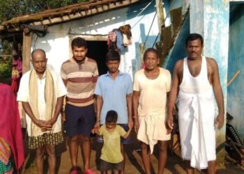 रायपुर : मुख्यमंत्री की पहल पर कोरवा जनजाति के महुआपानी गांव में पहली बार पहुंचेगी बिजली, ग्रामीणों में खुशी की लहर 3 रायपुर : मुख्यमंत्री की पहल पर कोरवा जनजाति के महुआपानी गांव में पहली बार पहुंचेगी बिजली, ग्रामीणों में खुशी की लहर