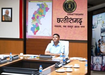 रायपुर : नक्सल प्रभावित जिलों में केन्द्र और राज्य शासन की व्यक्तिमूलक योजनाओं का सभी पात्र लाभार्थियों को मिलेगा फायदा 1 रायपुर : नक्सल प्रभावित जिलों में केन्द्र और राज्य शासन की व्यक्तिमूलक योजनाओं का सभी पात्र लाभार्थियों को मिलेगा फायदा