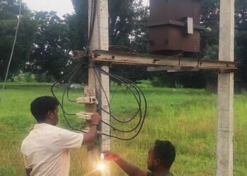 रायपुर : मुख्यमंत्री कैंप कार्यालय की पहल पर सोकोडिपा में लगाया गया ट्रांसफार्मर