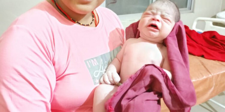 रायपुर : स्वास्थ्य सेवाओं के विस्तार से संस्थागत प्रसव में हो रहा है बेहतर प्रदर्शन