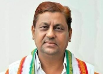 पूर्व वन मंत्री ने किया खुलासा- आत्महत्या करने वाले शिक्षक ने थाने में खुद दिया था लिखित आवेदन, इसमें मेरा कहीं नाम नहीं 2 पूर्व वन मंत्री ने किया खुलासा- आत्महत्या करने वाले शिक्षक ने थाने में खुद दिया था लिखित आवेदन, इसमें मेरा कहीं नाम नहीं