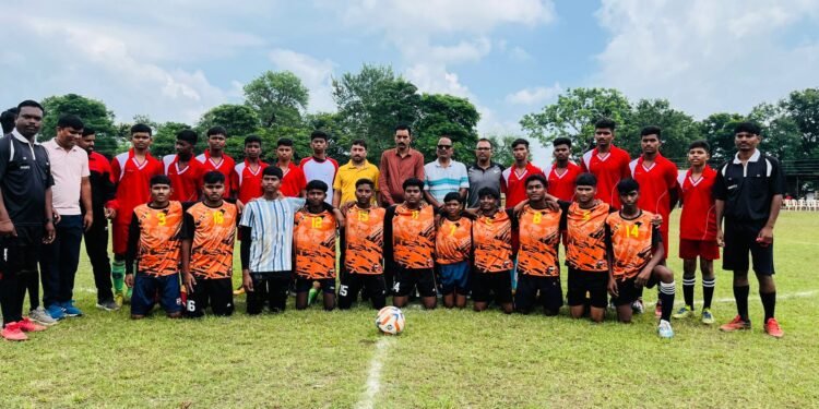 गुरूकुल ने जिला स्तरीय फूटबॉल प्रतियोगिता का किया शानदार आगाज 1 गुरूकुल ने जिला स्तरीय फूटबॉल प्रतियोगिता का किया शानदार आगाज