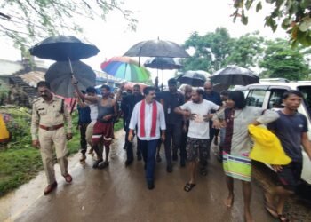 उपमुख्यमंत्री विजय शर्मा ने सुबह बाढ़ प्रभावित क्षेत्रों का किया निरीक्षण, प्रभावित परिवारों से मिलकर स्थिति की ली जानकारी 1 उपमुख्यमंत्री विजय शर्मा ने सुबह बाढ़ प्रभावित क्षेत्रों का किया निरीक्षण, प्रभावित परिवारों से मिलकर स्थिति की ली जानकारी