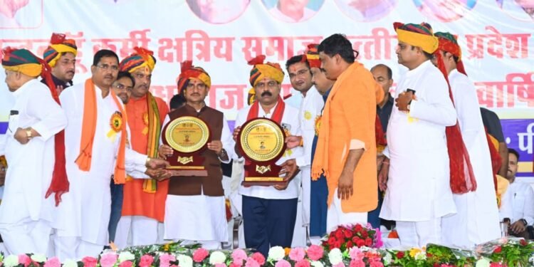 मुख्यमंत्री विष्णु देव साय चन्द्रनाहू कुर्मी क्षत्रिय समाज के 53 वां एक दिवसीय केंद्रीय महाधिवेशन में शामिल हुए 1 मुख्यमंत्री  विष्णु देव साय चन्द्रनाहू कुर्मी क्षत्रिय समाज के 53 वां एक दिवसीय केंद्रीय महाधिवेशन में शामिल हुए