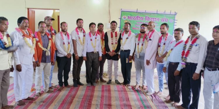 आज भारतीय किसान संघ का किसान सम्मेलन बोड़ला हिन्दू संगम में रखा गया था 1 आज भारतीय किसान संघ का किसान सम्मेलन बोड़ला हिन्दू संगम में रखा गया था