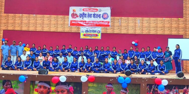 पीजी कॉलेज में मनाया गया राष्ट्रीय सेवा योजना स्थापना दिवस 1 पीजी कॉलेज में मनाया गया राष्ट्रीय सेवा योजना स्थापना दिवस