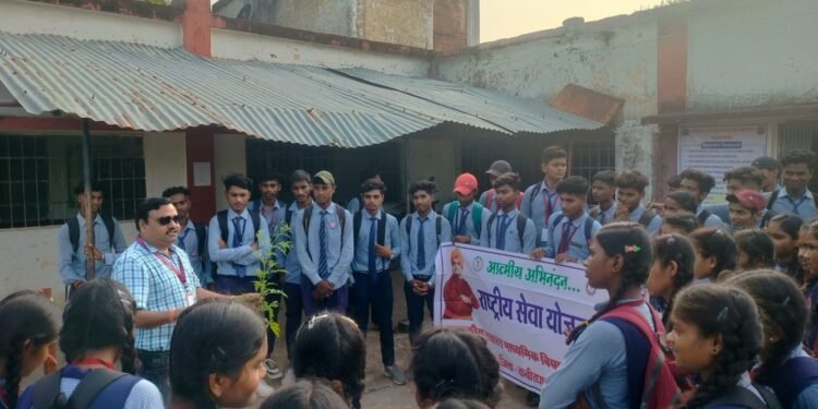 स्वच्छता ही सेवा 2024 राष्ट्रीय सेवा योजना ने किया सेवा कार्य