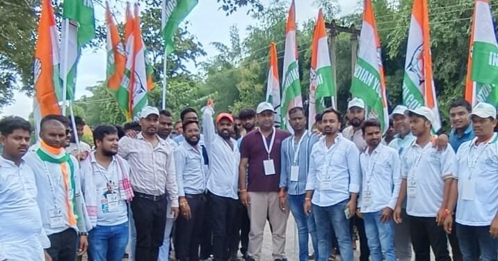 छत्तीसगढ़ न्याय यात्रा में युवा कांग्रेस वि.सभा अध्यक्ष वाल्मिकी वर्मा अपने युवा टीम के साथ पद यात्रा में महत्वपूर्ण भूमिका निभा रहे हैं 1 छत्तीसगढ़ न्याय यात्रा में युवा कांग्रेस वि.सभा अध्यक्ष वाल्मिकी वर्मा अपने युवा टीम के साथ पद यात्रा में महत्वपूर्ण भूमिका निभा रहे हैं