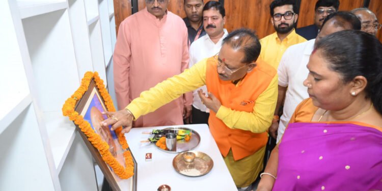 रायपुर : मुख्यमंत्री  विष्णु देव साय ने सरदार वल्लभ भाई पटेल की जयंती के अवसर पर उन्हें नमन किया