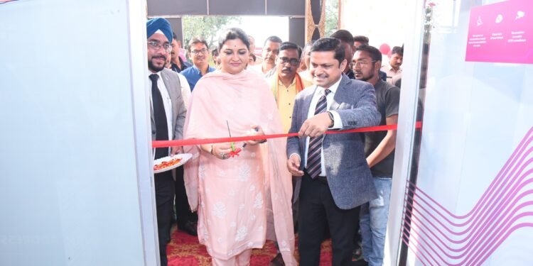 पंडरिया विधायक भावना बोहरा ने किया पांडातराई में विकास कार्यों का भूमिपूजन एवं एक्सिस बैंक शाखा का उद्घाटन