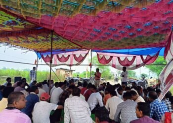 लौह पुरुष सरदार वल्लभ भाई पटेल सहकारी शक्कर कारखाना मर्या. पंडरिया भारतीय मजदूर संघ के बैनर तले  अक्टूबर से अनिश्चितकालीन धरना-प्रदर्शन किया जा रहा है