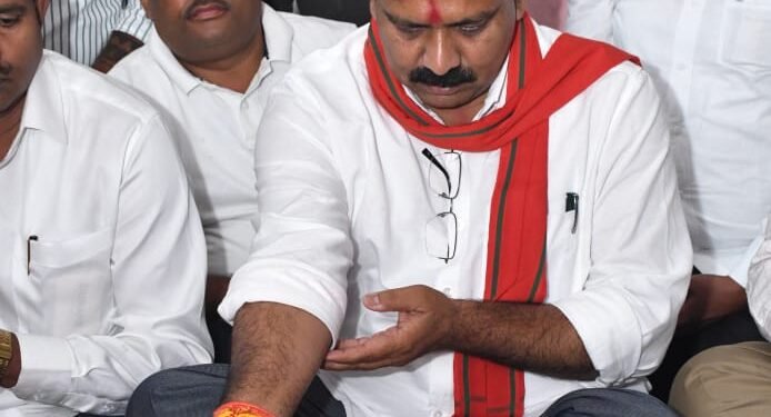 उपमुख्यमंत्री विजय शर्मा ने कवर्धा शहर को दी विकास की नई दिशा, 5 करोड़ 74 लाख 98 हज़ार रुपए के विभिन्न विकास कार्यों का किया भूमिपूजन 1 उपमुख्यमंत्री विजय शर्मा ने कवर्धा शहर को दी विकास की नई दिशा, 5 करोड़ 74 लाख 98 हज़ार रुपए के विभिन्न विकास कार्यों का किया भूमिपूजन