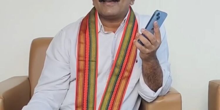 छत्तीसगढ़ स्थापना दिवस पर कबीरधाम को मिली बड़ी पहचान, अदिति, छोटी और शिवकुमार चंद्रवंशी राज्य अलंकरण पुरस्कार से सम्मानित 1 छत्तीसगढ़ स्थापना दिवस पर कबीरधाम को मिली बड़ी पहचान, अदिति, छोटी और शिवकुमार चंद्रवंशी राज्य अलंकरण पुरस्कार से सम्मानित