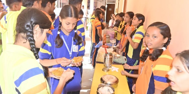 बाल दिवस की धूम रामकृष्ण पब्लिक स्कूल में 1 बाल दिवस की धूम रामकृष्ण पब्लिक स्कूल में