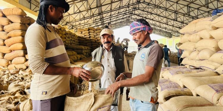 मुख्यमंत्री  विष्णुदेव के सुशासन और धान खरीदी की नई व्यवस्था से किसानों में बढ़ा विश्वास