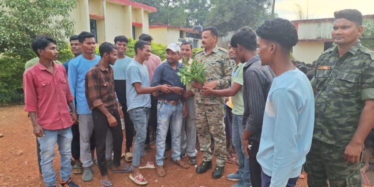 सामुदायिक पुलिसिंग के तहत कबीरधाम पुलिस के प्रयास शिक्षा प्रशिक्षण और खेल के माध्यम से युवाओं का भविष्य उज्ज्वल 1 सामुदायिक पुलिसिंग के तहत कबीरधाम पुलिस के प्रयास शिक्षा प्रशिक्षण और खेल के माध्यम से युवाओं का भविष्य उज्ज्वल