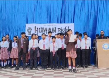 श्री रामकृष्ण पब्लिक स्कूल में मानव अधिकार दिवस पर विशेष प्रार्थना सभा